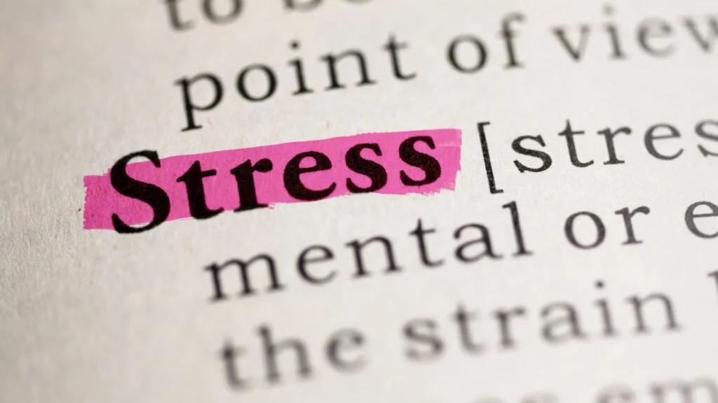 pagina met het woord stress roze gearceerd